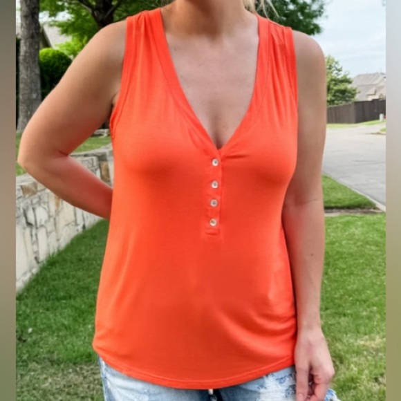 POL SUPER SOFT BUTTON V NECKLINE SLEEVELESS TANK TOP IN ORANGE SIZE XL NWOT - Picture 2 of 9